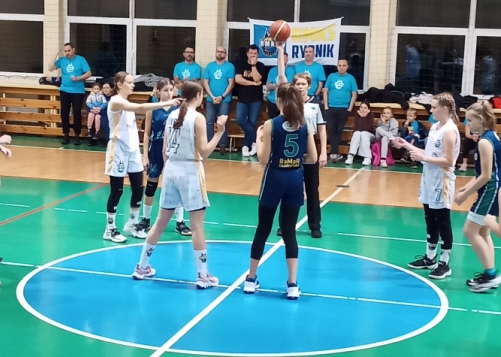 Nabór dziewczyynek do sekcji koszykówki
