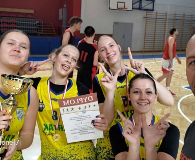 Koszykówka 3x3 w szkolnym wydaniu⛹️‍♂️⛹️‍♀️⛹️‍♂️